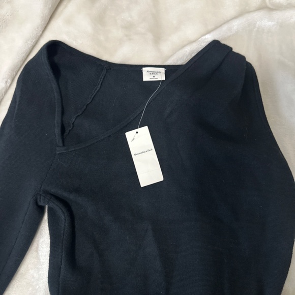 NWT ABERCROMBIE ASYMMETRICAL MINI SWEATER DRESS - Picture 2 of 3